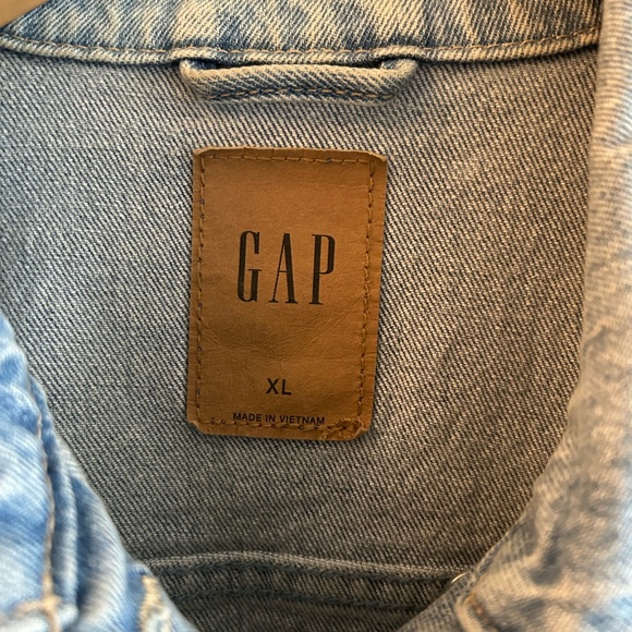 GAP Women's Classic Blue Jean Jacket - Picture 2 of 2